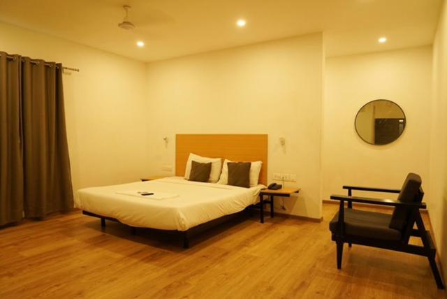 Treebo Treetops Inn - Anna Nagar Chennai Esterno foto